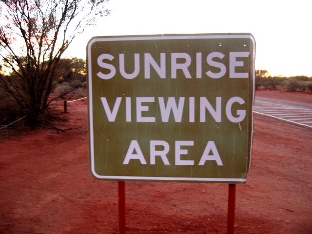 A 330 Lever de soleil sur Uluru.jpg